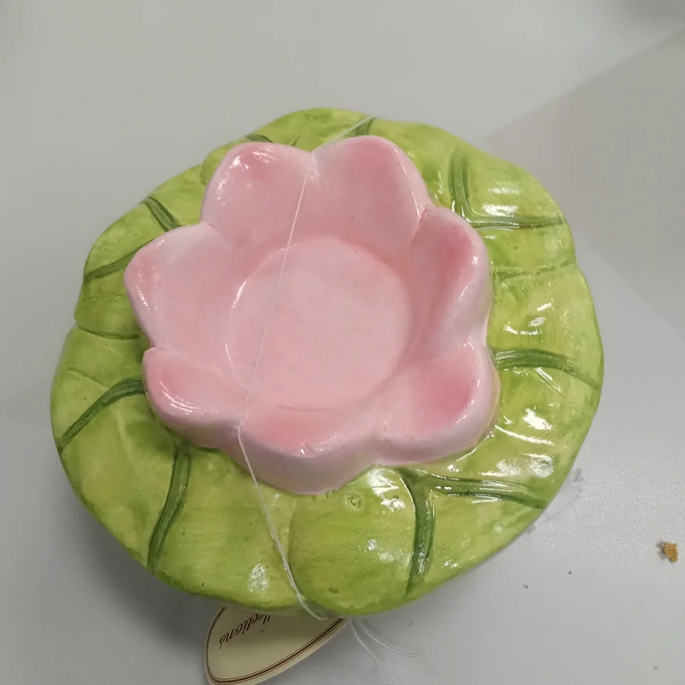 Lily pad tea light candle holders